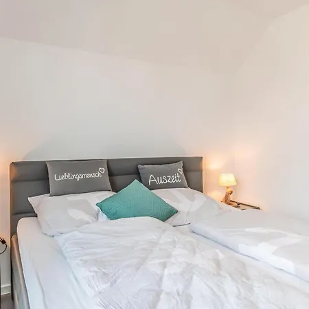 2 Bedroom Stunning In *